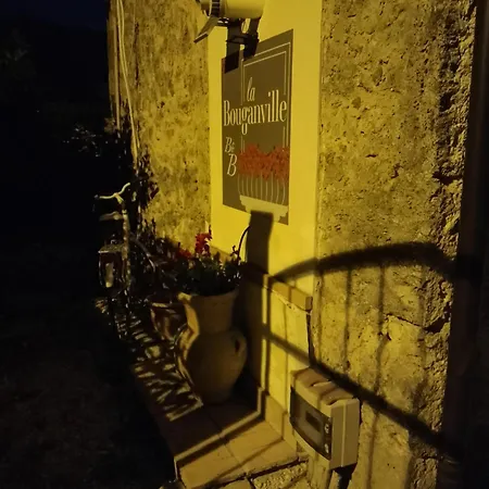 La Bouganville Bed & Breakfast