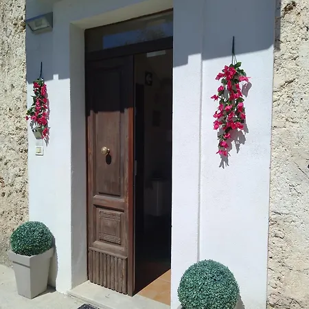 La Bouganville Bed & Breakfast Sora